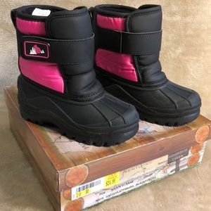 ❌DONATED❌ Girls Snow Boots